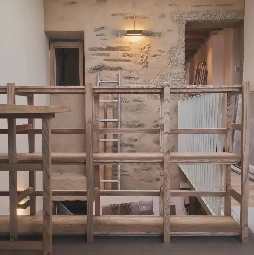 Rehabilitación de vivenda tradicional entre medianeiras en Santiago de Compostela | Marxe Arquitectura + Territorio